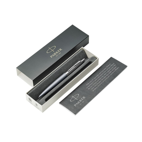 BOLÍGRAFO JOTTER XL ALEXANDRA GRIS MATE RIBETE DE COLOR CROMO PLUMÍN MEDIO TINTA AZUL PARKER 2068360