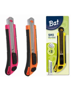 CÚTER ERGONOMICO ANTIDESLIZANTE + 3 CUCHILLAS ALTA CALIDAD COLORES SURTIDOS BISMARK 312209 (CÚTTER)